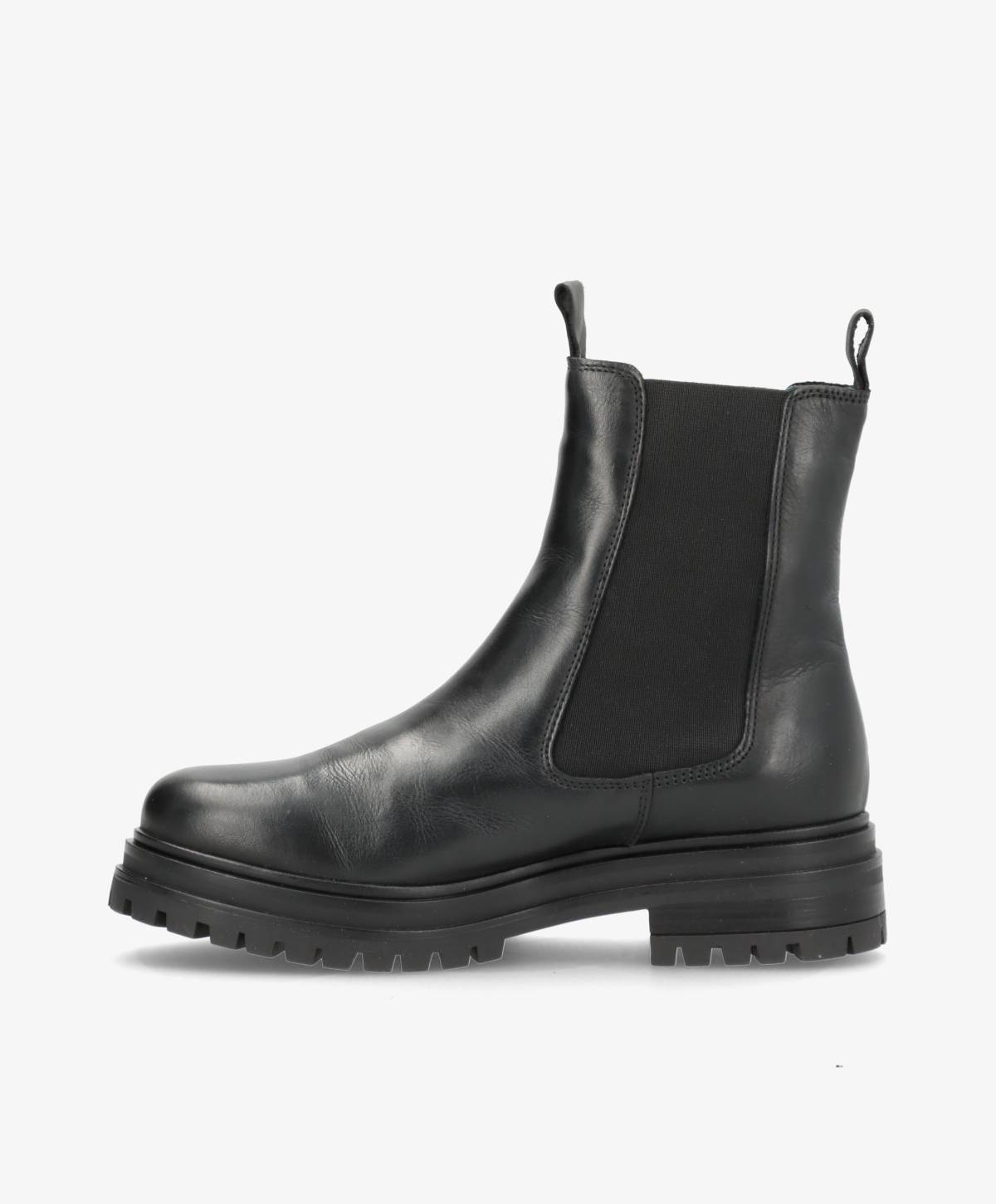 Sort læderstøvle med elastiske sider og kraftig sål.
