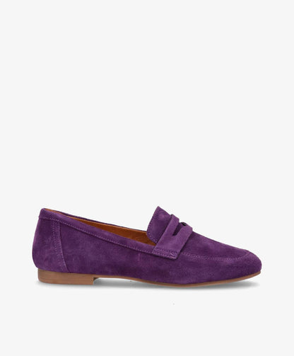 Lilla ruskindsloafers fra Shoedesign Copenhagen med spids snude.