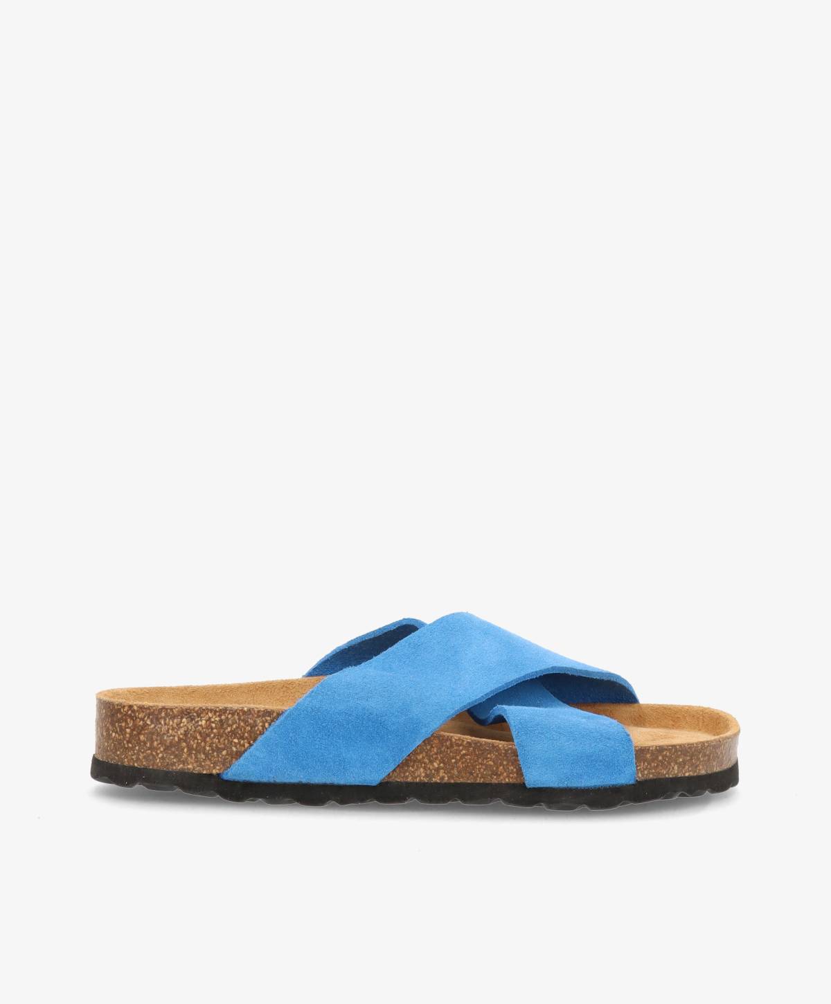 Blå sandal med krydsede stropper og brun korksål.
