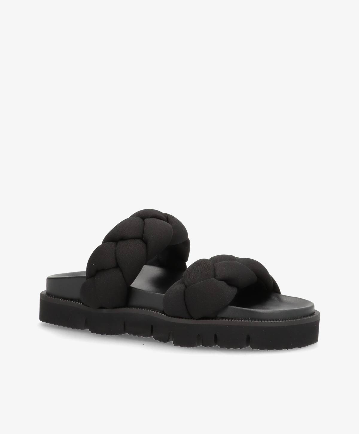 Sort sandal med flettede stropper og tyk sål.