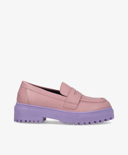 Loafers i skind fra phenumb i rosa med lilla bund.