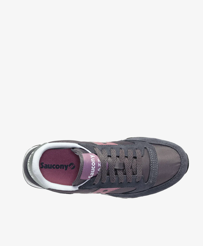 Sneaker til kvinder i mørkegrå med lyserøde detaljer, set ovenfra.