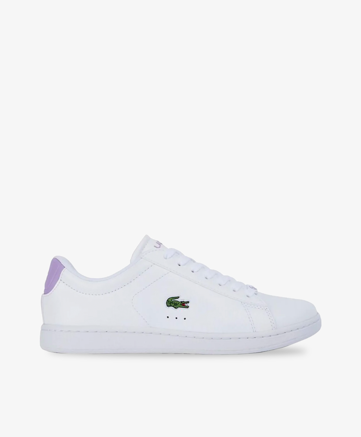 Hvide Lacoste sneakers med lilla detaljer på hælkappen.