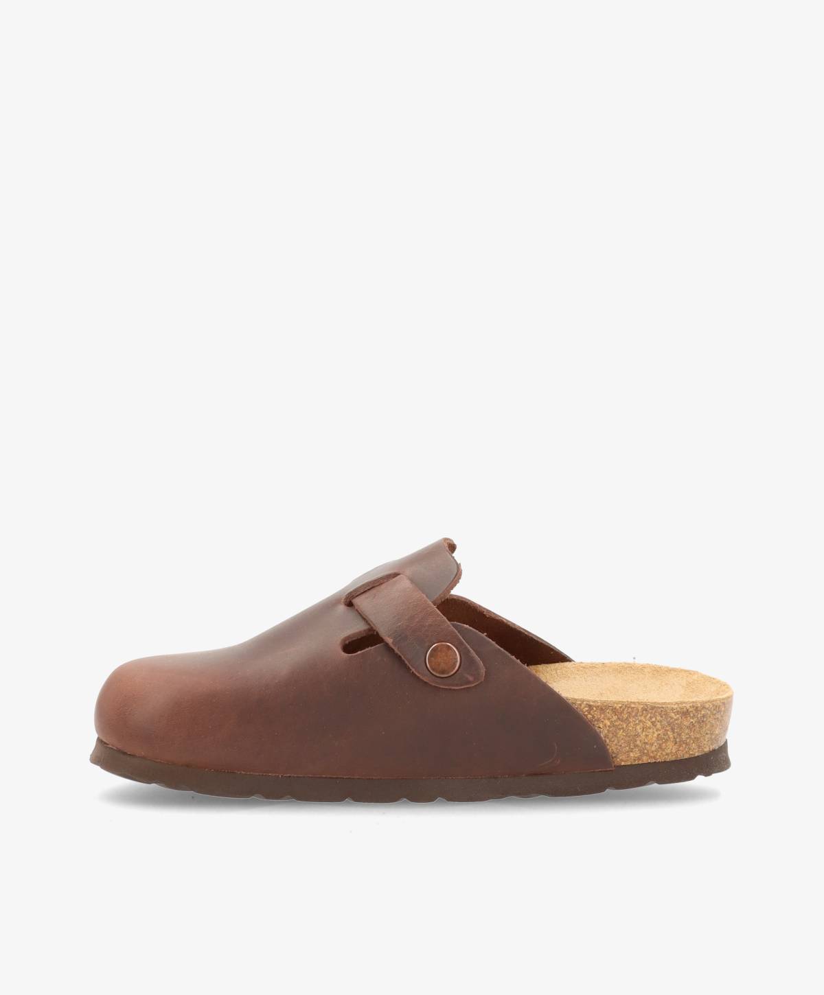 Brun slip-in damesko med læderoverdel og korksål, set fra siden.