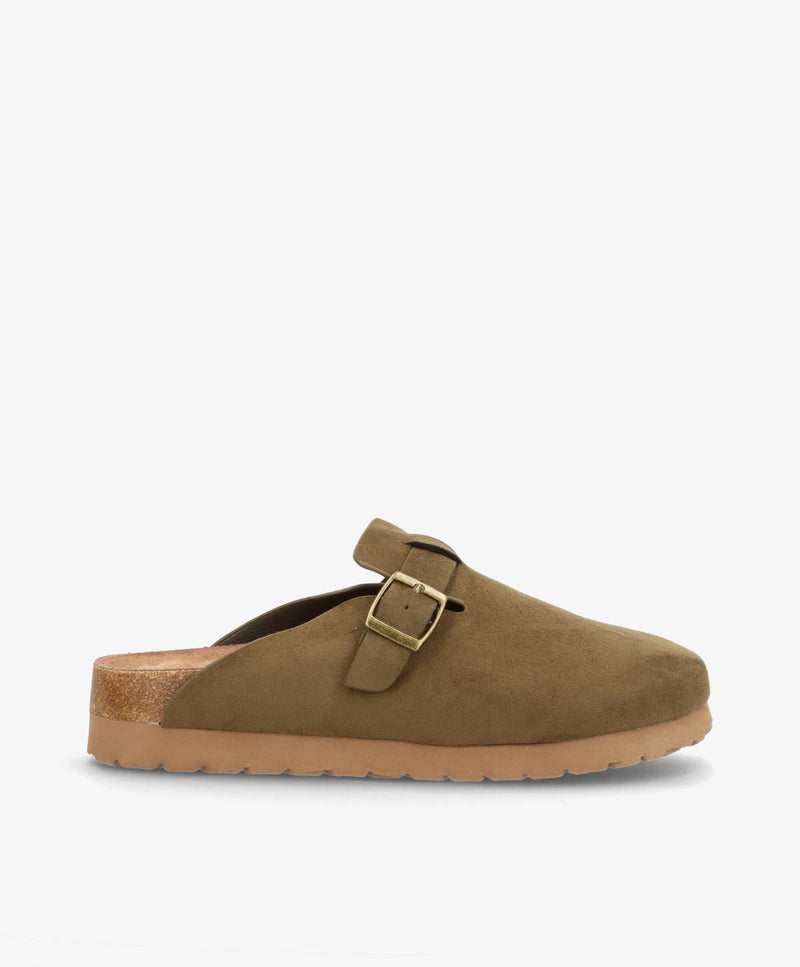 Khaki slip-in sko med brun sål og justerbar rem.