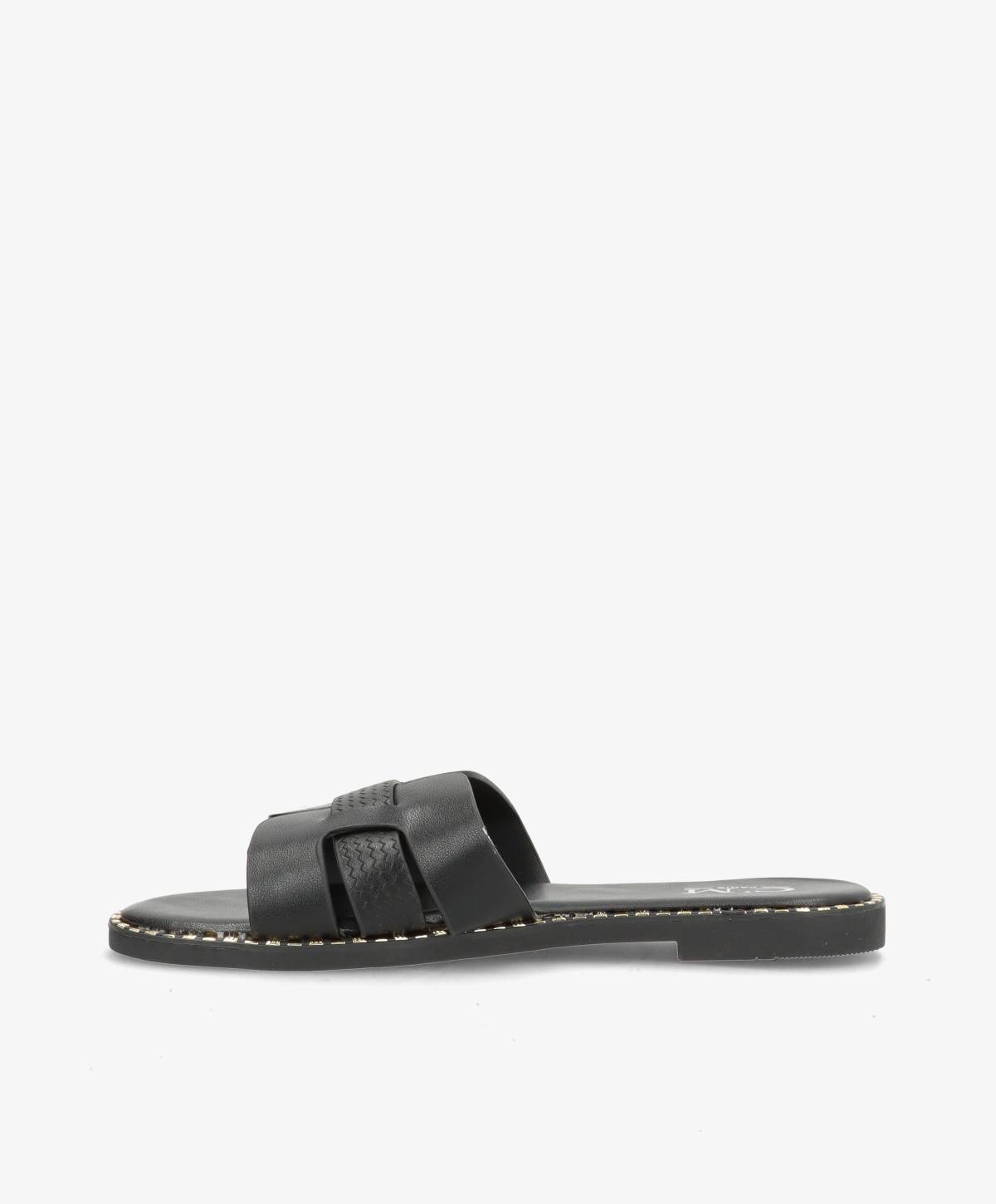 Sort slip-in sandal med flad sål og krydsede remme.