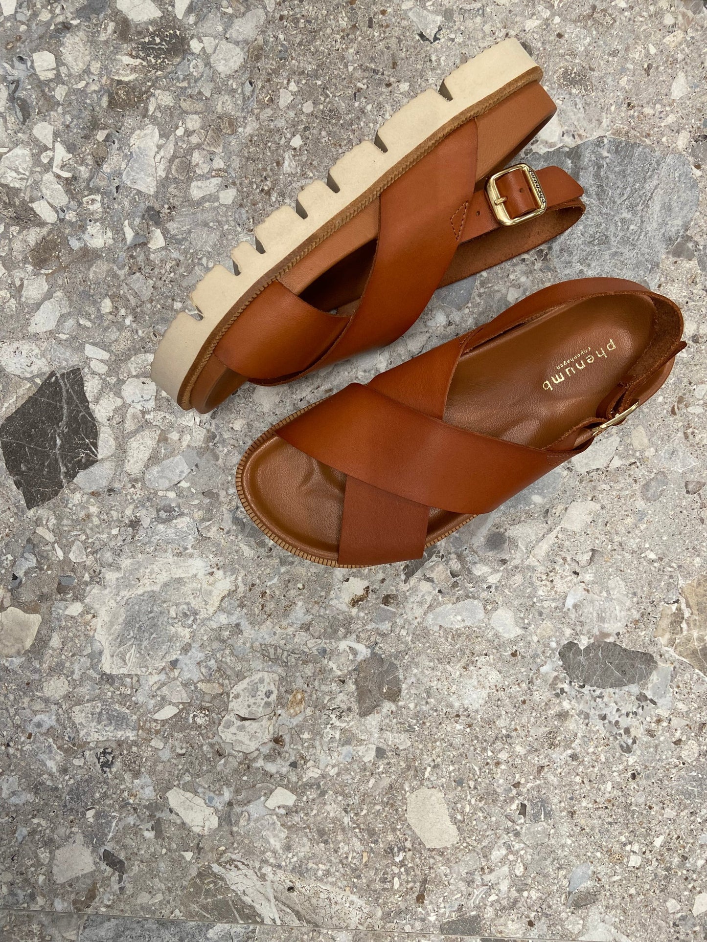 NIKITA - Dame Sandal - Camel - phenumb copenhagen